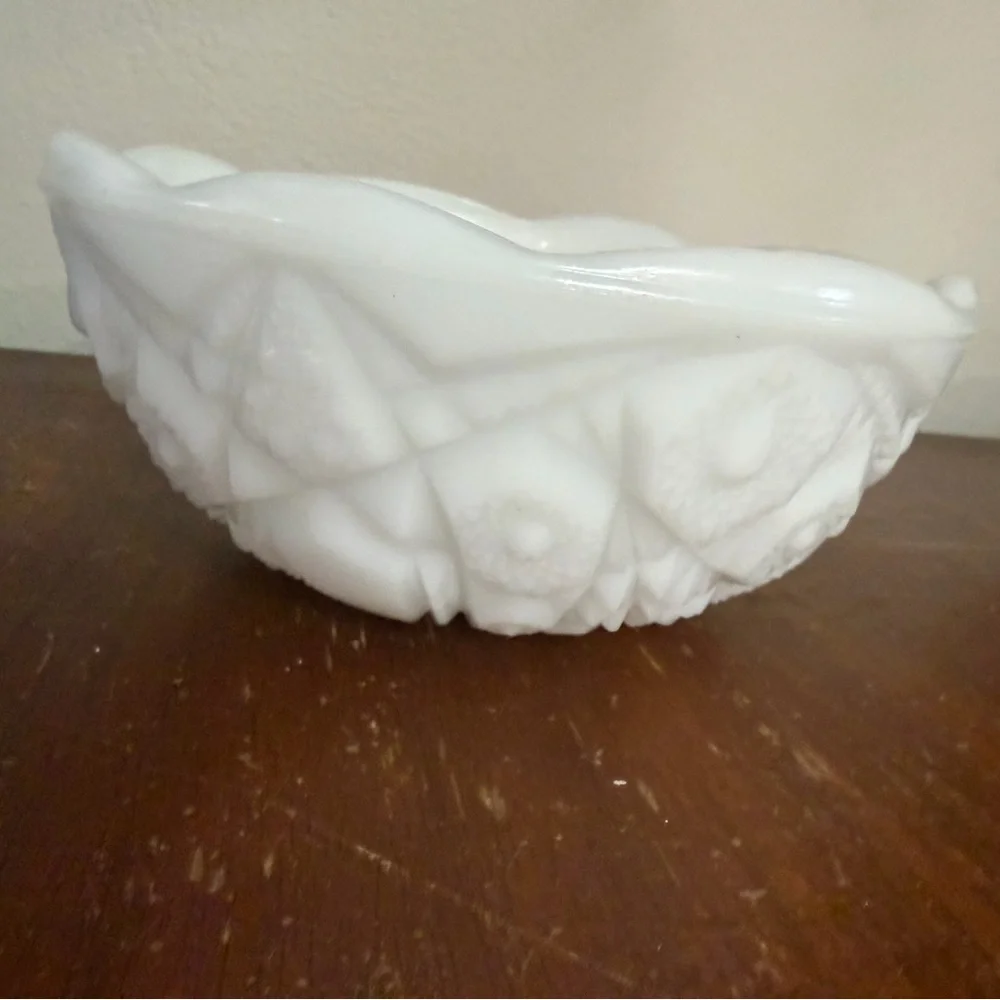 Vintage Toltec by‎ McKee - Milk Glass Bowl